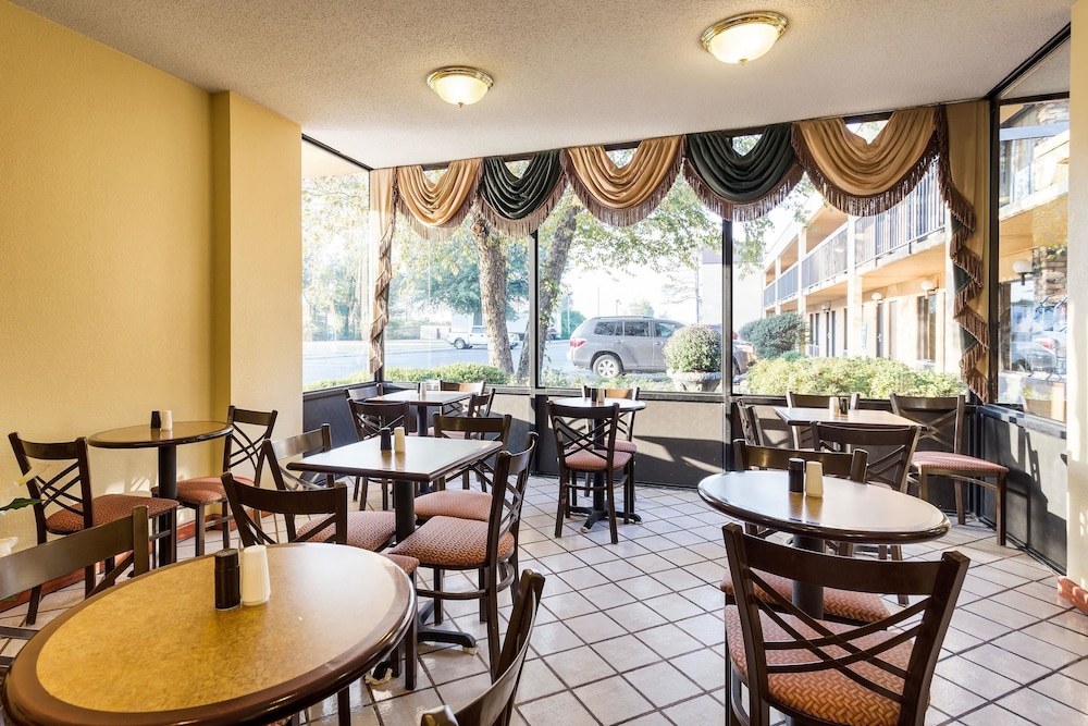 Quality Inn Blytheville I 55 - photo 18