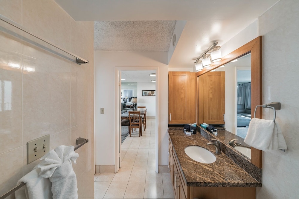 Waikiki Banyan High Level Condo with Private Lanai by Koko Resort Vacation Rentals - photo 66