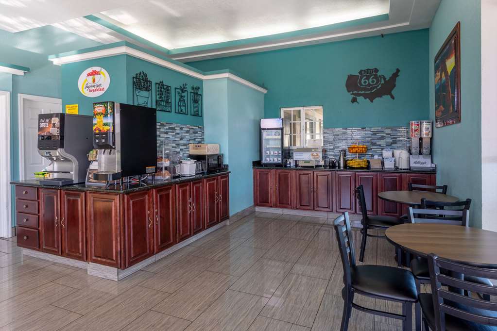 Super 8 by Wyndham Conference Center NAU Downtown - photo 35