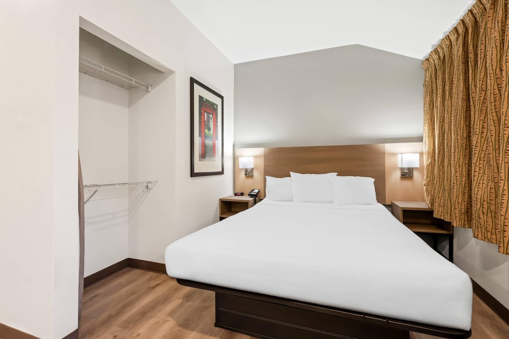 MainStay Suites Raleigh North - photo 19