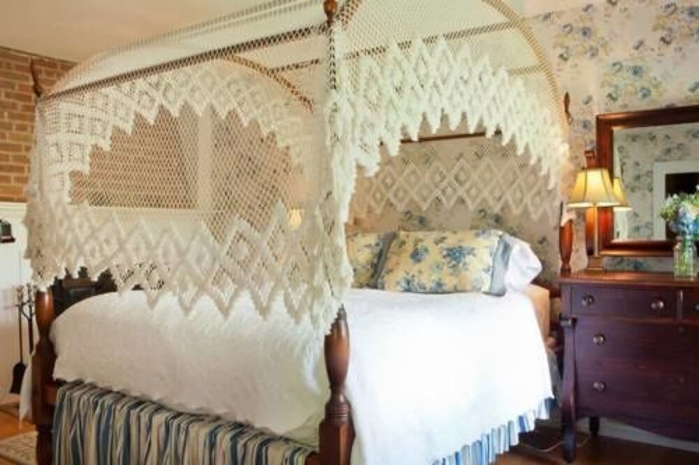Arlington's West Mountain Inn - photo 25