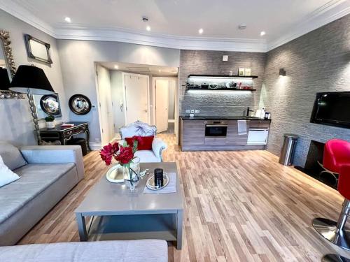 Premium Notting Hill Stay Portobello Market Central London — 4-Star Luxury Hotel in London, United Kingdom