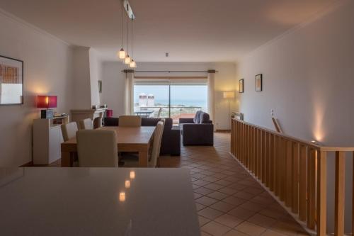 Maravilhoso T2 Vila da Praia — 4-Star Luxury Hotel in Obidos, Portugal