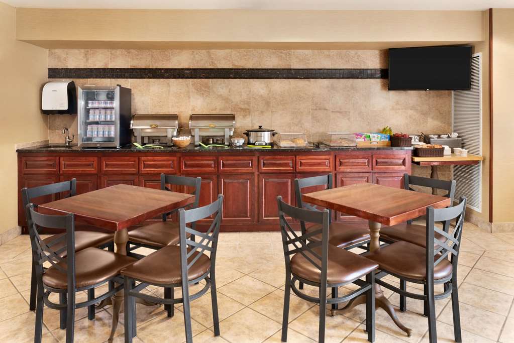 Hawthorn Extended Stay by Wyndham Milwaukee Airport - photo 16