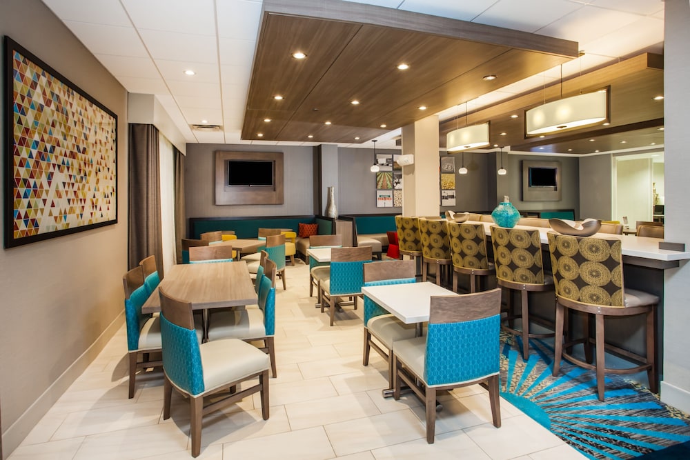 Holiday Inn Express & Suites Litchfield West by IHG - photo 30