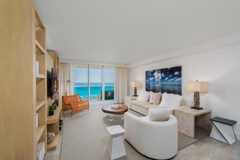 5 Star Hotel 1 1 Direct Ocean Unit 944 1 Bedroom Condo - photo 8