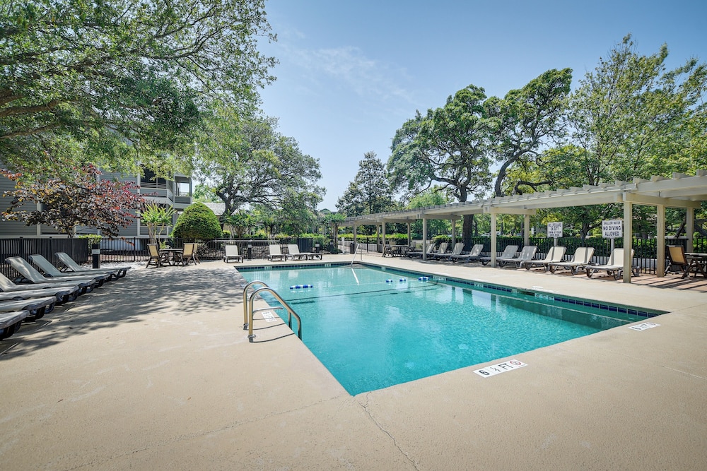 Walk to Beach and Barefoot Landing Resort Condo - photo 25