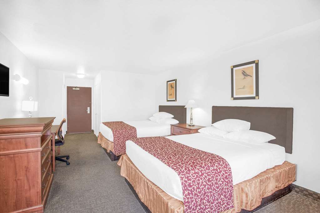 Ramada by Wyndham Barstow - photo 12