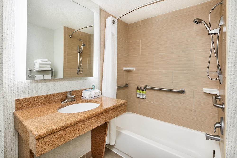 Holiday Inn Express & Suites Jacksonville SE Med Ctr Area by IHG - photo 28