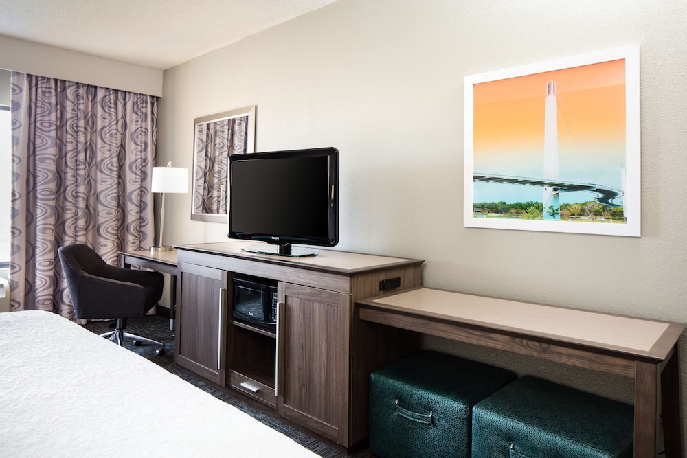 Hampton Inn Council Bluffs - photo 6