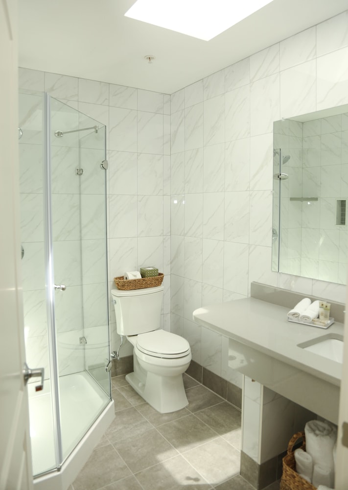 The Sea Breeze Inn - photo 44
