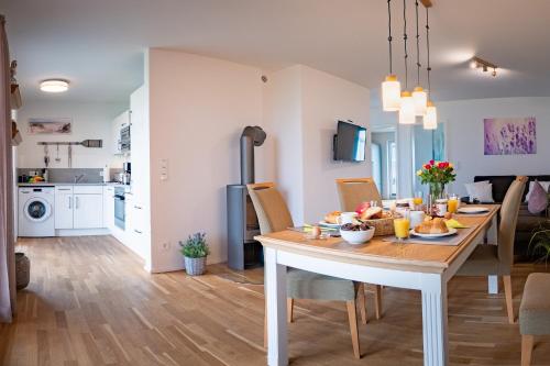 Fewo MEERwert by Seeblick Ferien ORO Familienfreundlich Sauna Kamin XL Dusche — 4-Star Luxury Hotel in Kappeln, Germany
