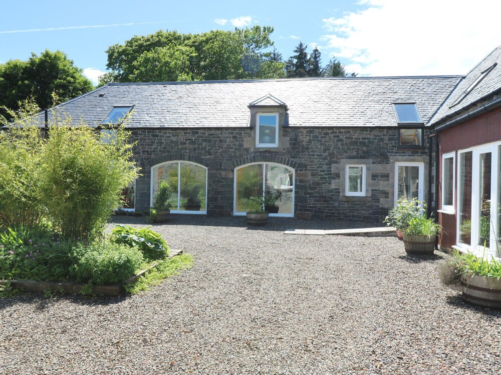 The Byres - carbon neutral hotel in Selkirk
