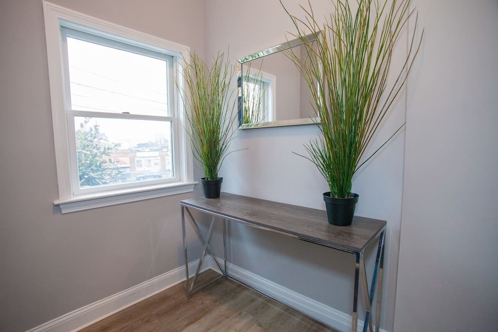 Luxe 4BR 3 Bath North End & Faneuil Hall - photo 13