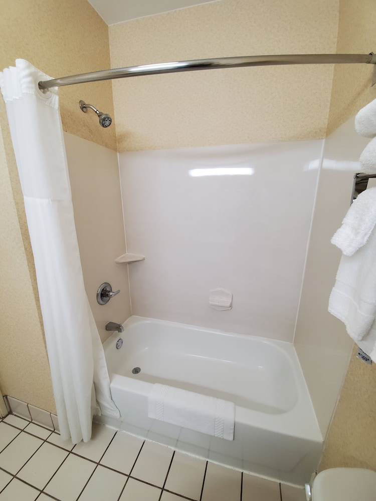 Wingate by Wyndham Uniontown - photo 27