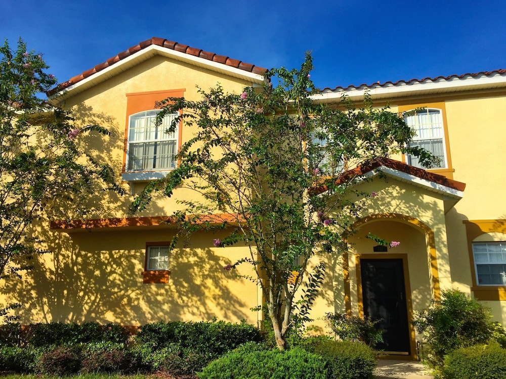 Townhomes by Florida Finesse Management - featured photo