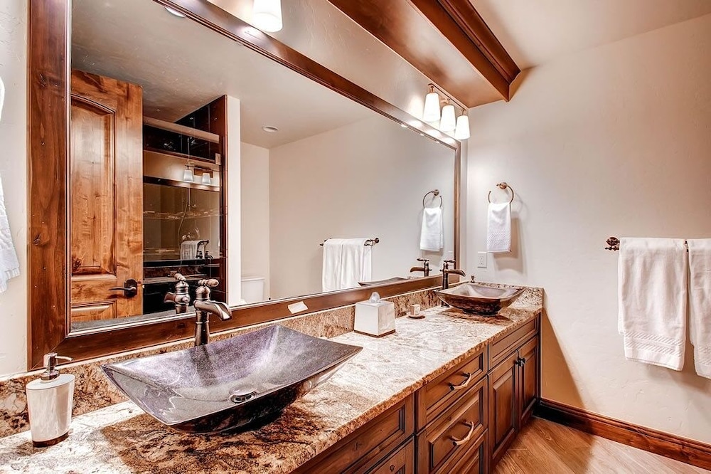 Slopeside Manor On Peak 8 By Pinnacle Lodging - photo 31