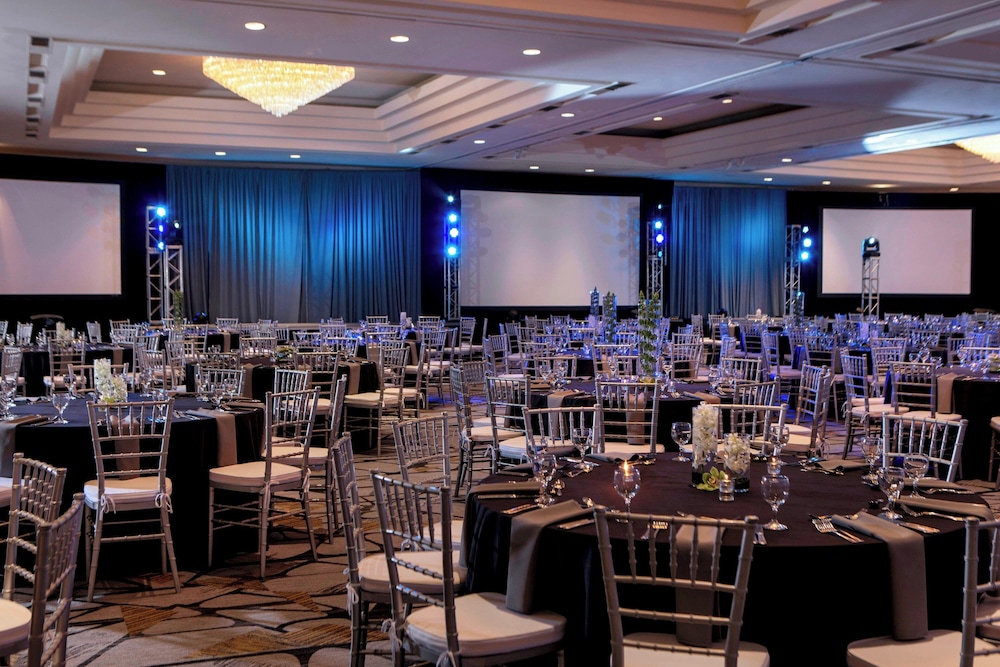 Renaissance Denver Hotel & Conference Center - photo 57