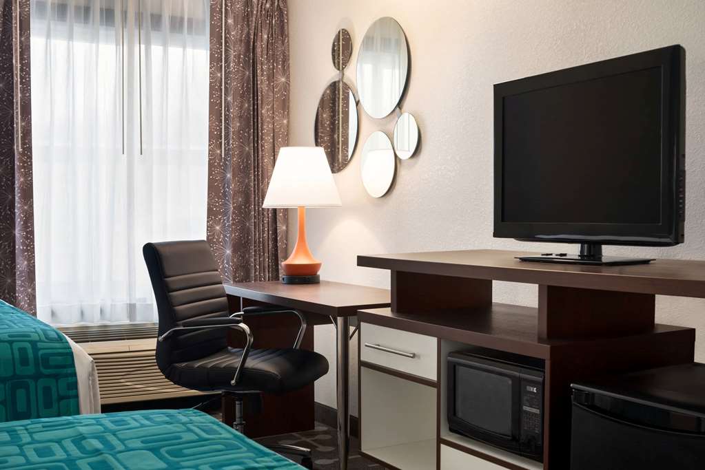 Howard Johnson by Wyndham Appleton - photo 14