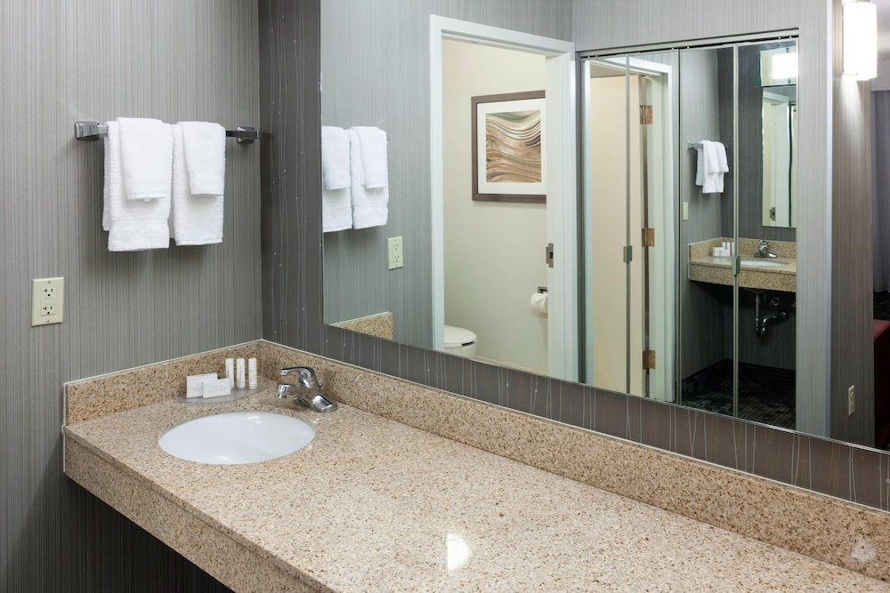Courtyard by Marriott Wichita East - photo 8