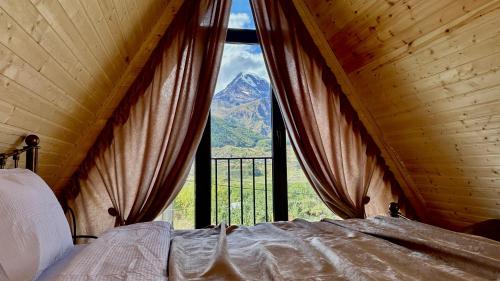 Magic Hut_Kazbegi