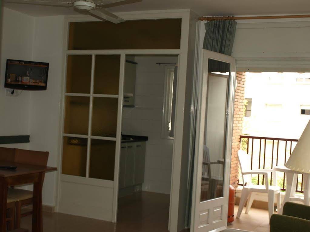 Apartaments Geminis — 4-Star Luxury Hotel in Cambrils, Spain
