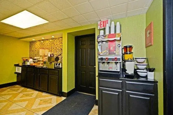 Days Inn - photo 10