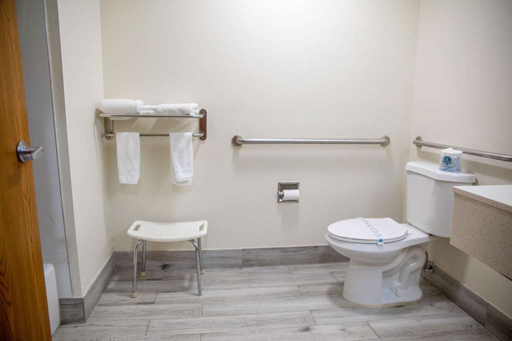 Super 8 by Wyndham Mountain Home - photo 12