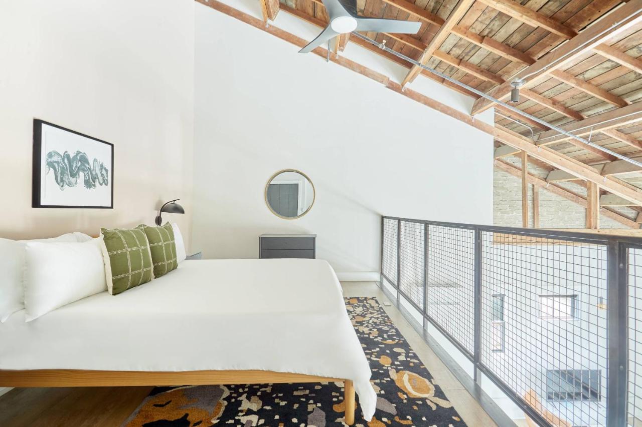 No 205 at Antiques Warehouse - last minute hotel in San Antonio