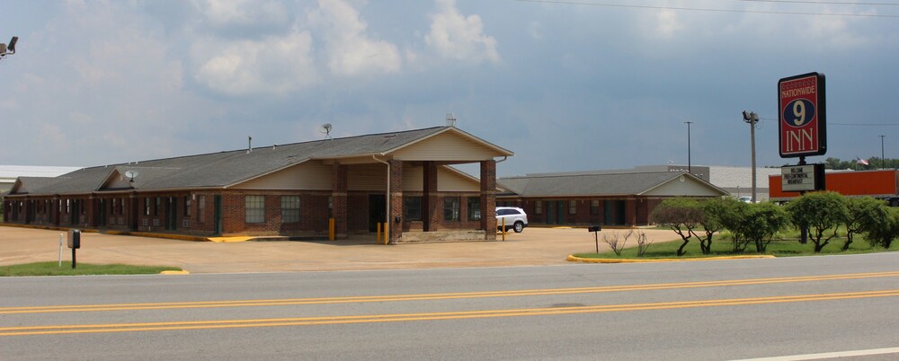 Nationwide 9 Inn - photo 14