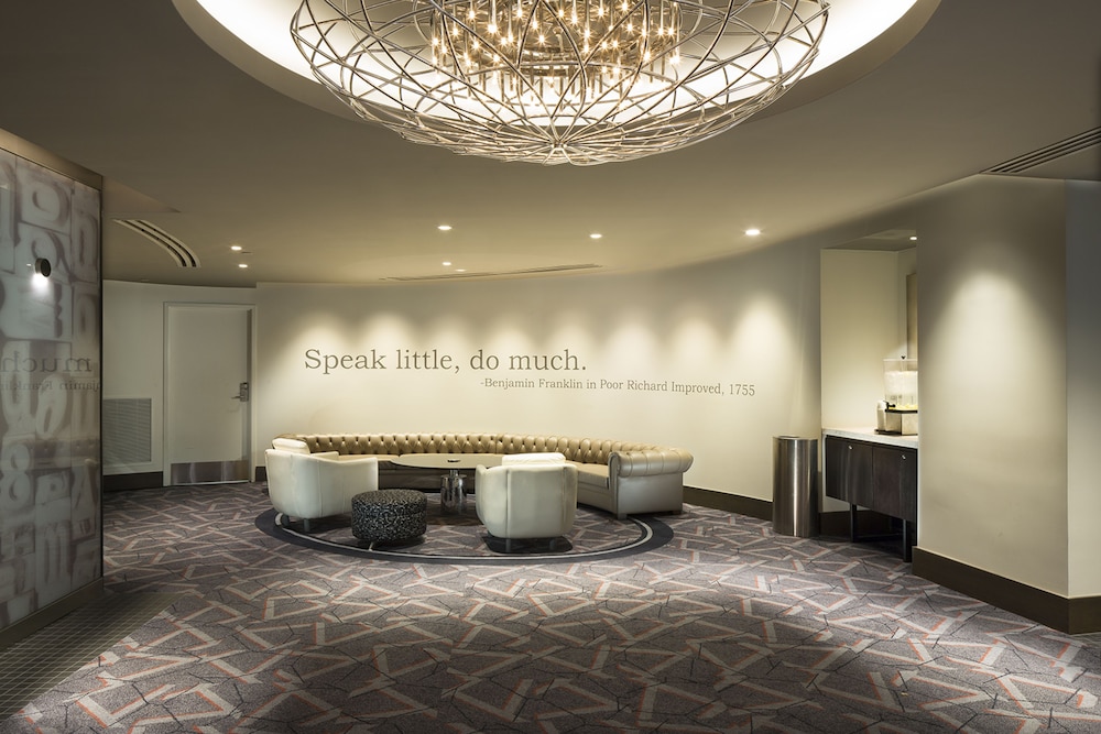 The Windsor Suites - photo 3