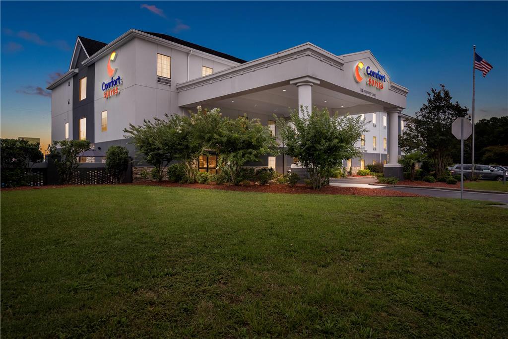 Comfort Suites near Camp Lejeune - photo 3