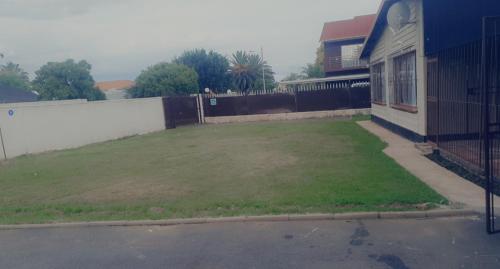Dreams Guest Inn Raceview — hotel in Alberton