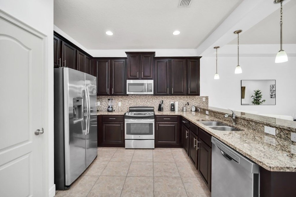 Tropical Escape 3 Bed Home In Beautiful Resort 3 Bedroom Condo - photo 9