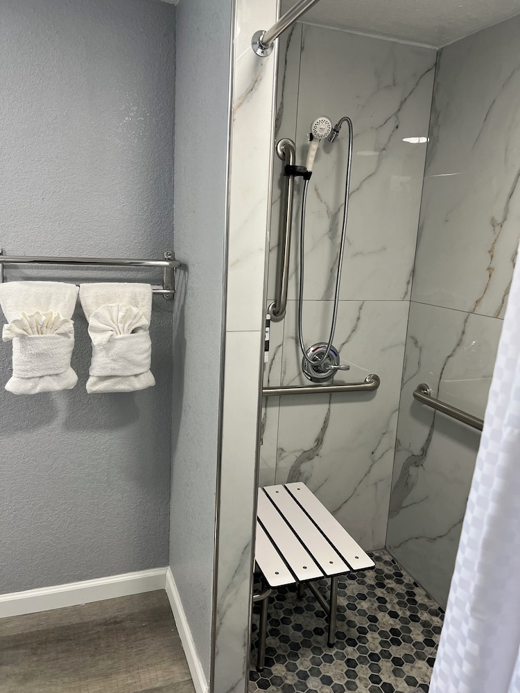 Sea Garden Inn - photo 34