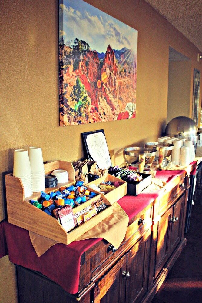 Hotel Elegante Conference & Event Center Colorado Springs - photo 45