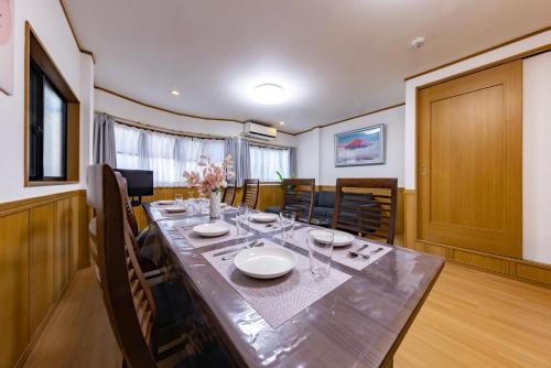 Tsuruhashi House 5bedroom — 4-Star Luxury Hotel in Osaka, Japan