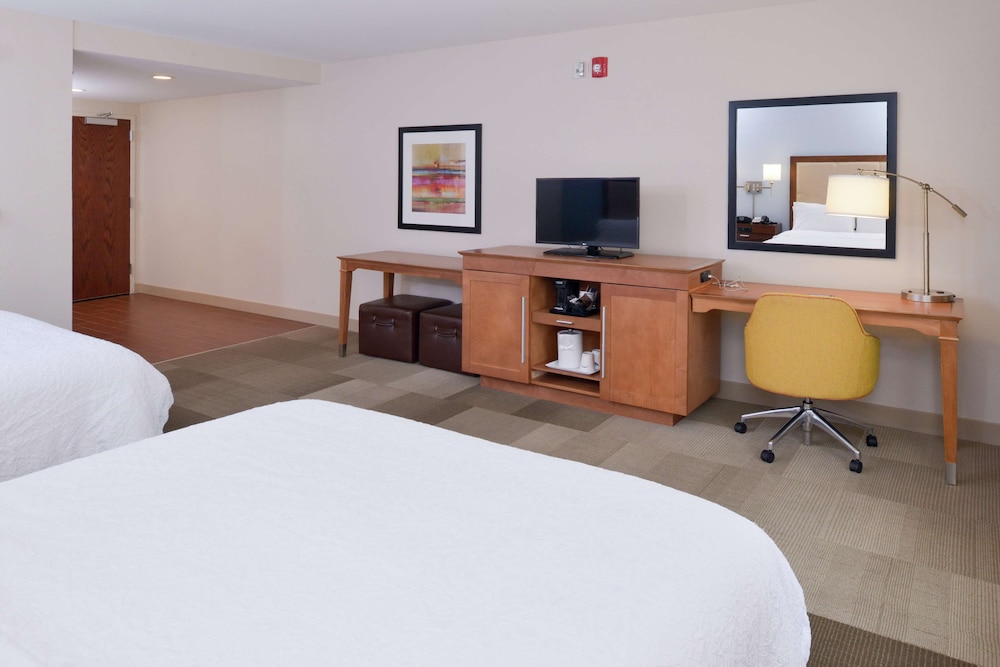 Hampton Inn & Suites by Hilton Lonoke - photo 11