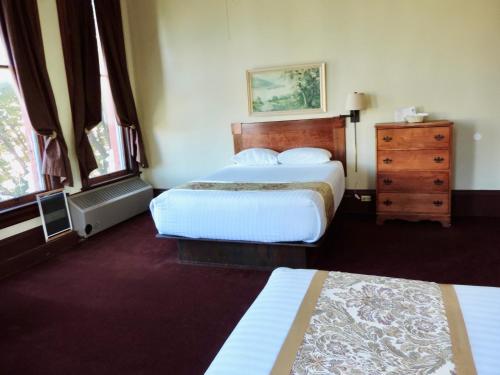 The Monarch Hotel - photo 8