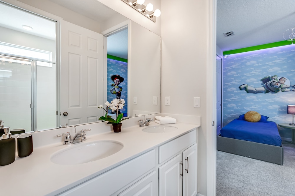 1834cvt New Solara 9 Bedroom 6 Bathroom Resort - photo 54