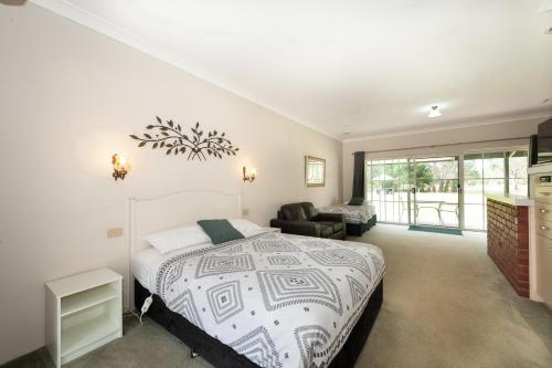 Fairway Views Motor Inn in Tocumwal, Australia