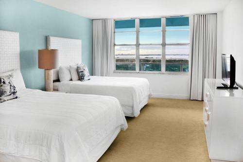 Oceanfront Contemporary Suites - photo 23