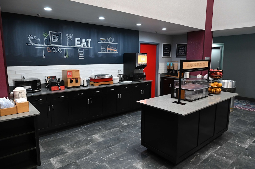 Hampton Inn Valdosta Lake Park Area - photo 21