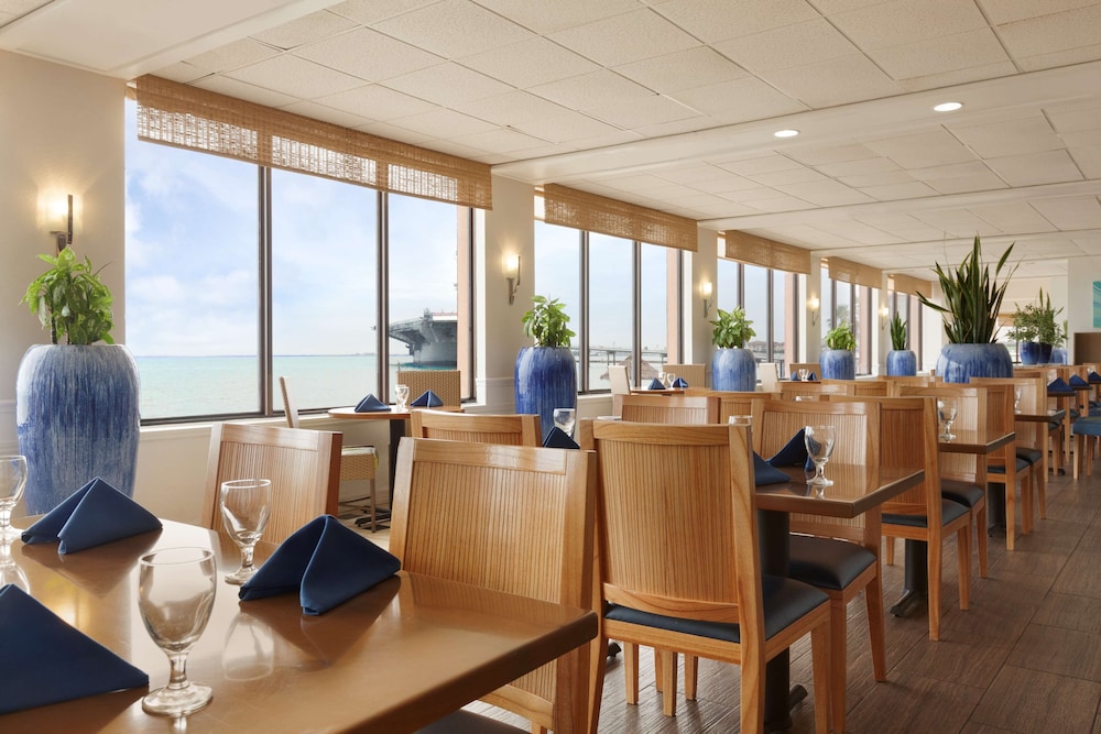DoubleTree by Hilton Corpus Christi Beachfront - photo 22