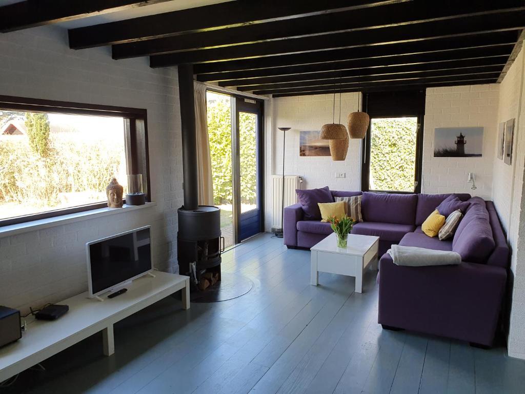Bungalow Mimosa2 Klepperstee in Ouddorp — 4-Star Luxury Hotel in Ouddorp, Netherlands