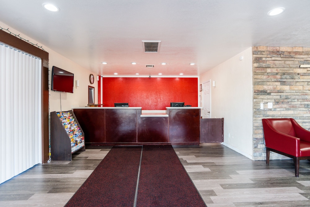 Motel 6 Mesa AZ Downtown - photo 3
