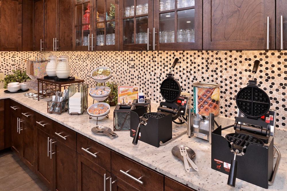 Homewood Suites By Hilton Cincinnati Mason - photo 38