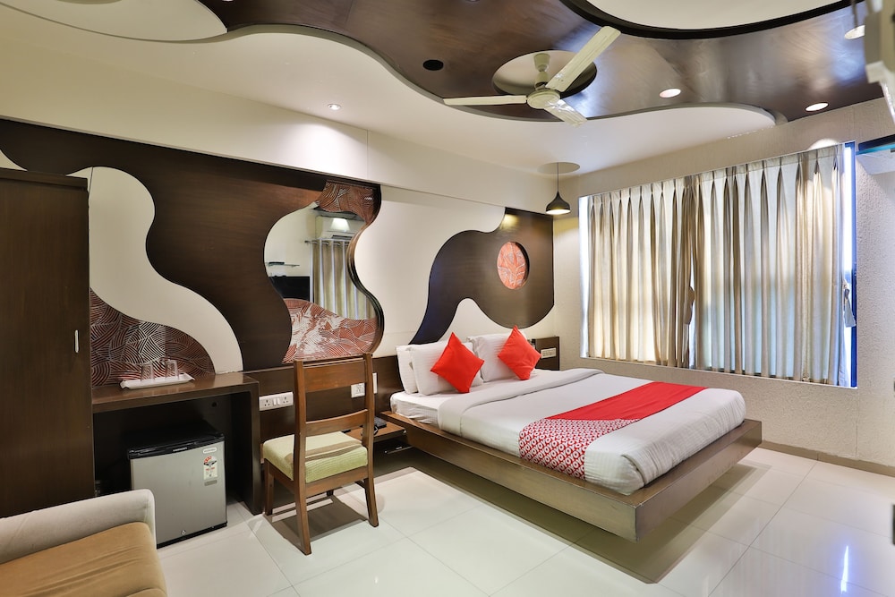 Oyo 23470 Tulsi Motel — hotel in Nadiad