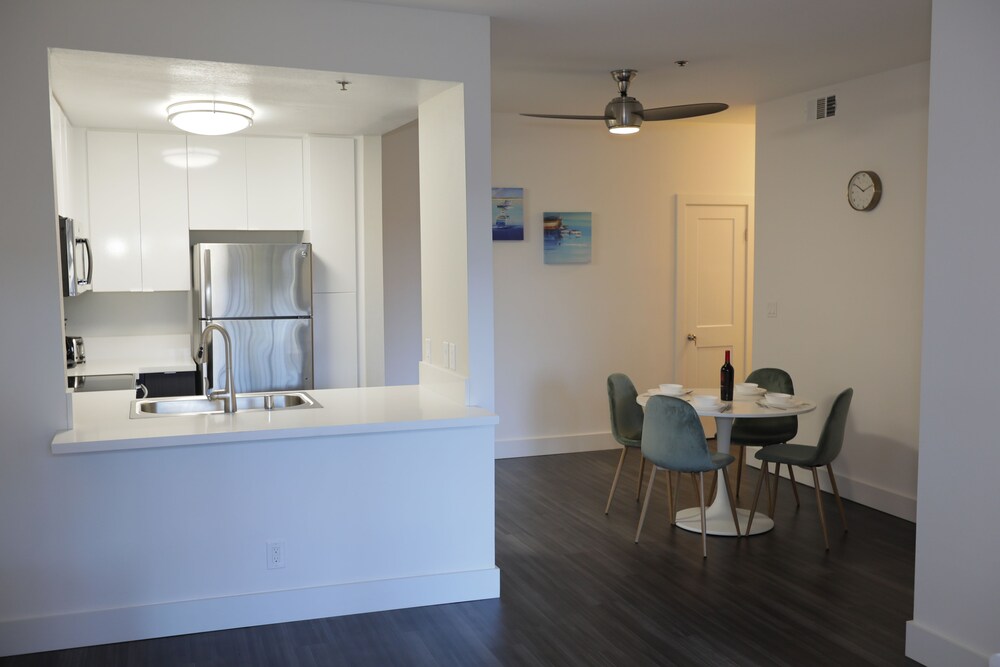 Hollywood Central Suites - photo 2