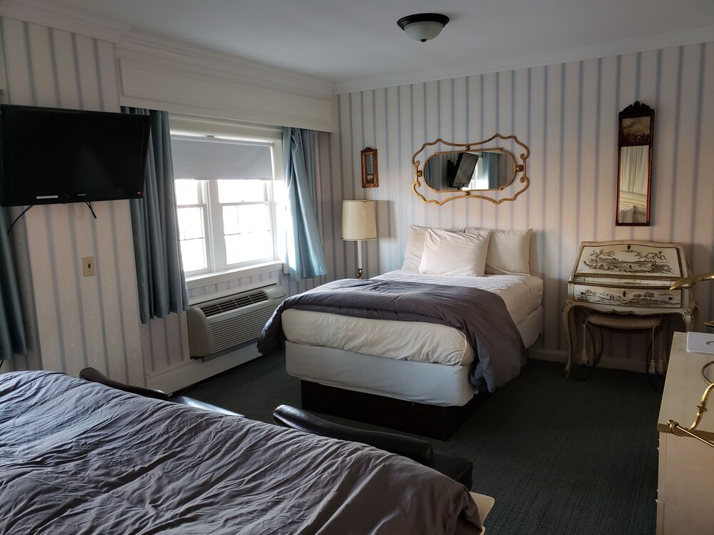 Lowell Inn - photo 9